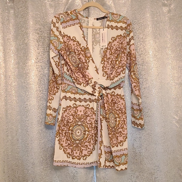 Boohoo Lottie Scarf Print Twist Wrap Shift Dress - Picture 5 of 11